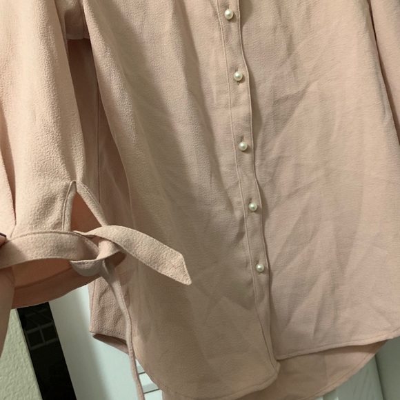 <Andrew Marc> Pink Pearl Collared Blouse - Picture 3 of 4